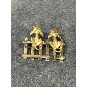 BEAU Sterling Silver 925 Brooch Two Alley Cats Sitting on Fence Brooch Goldtone